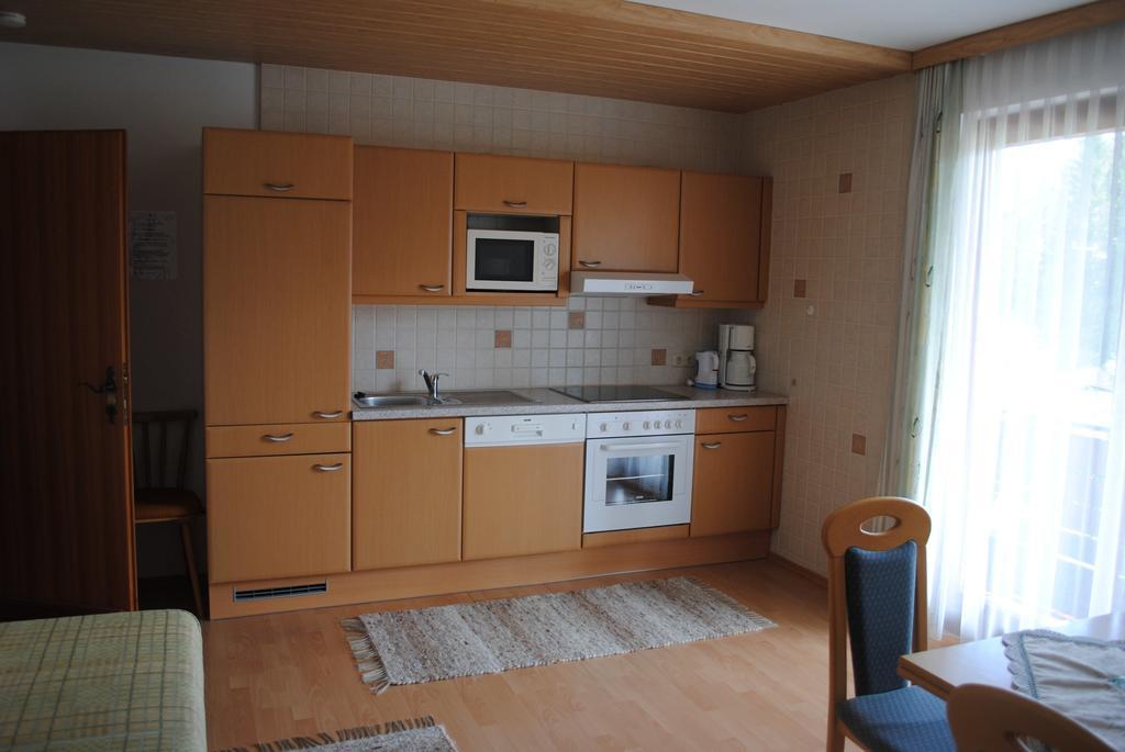 Gaestehaus Lindermuth Presseggersee Room photo