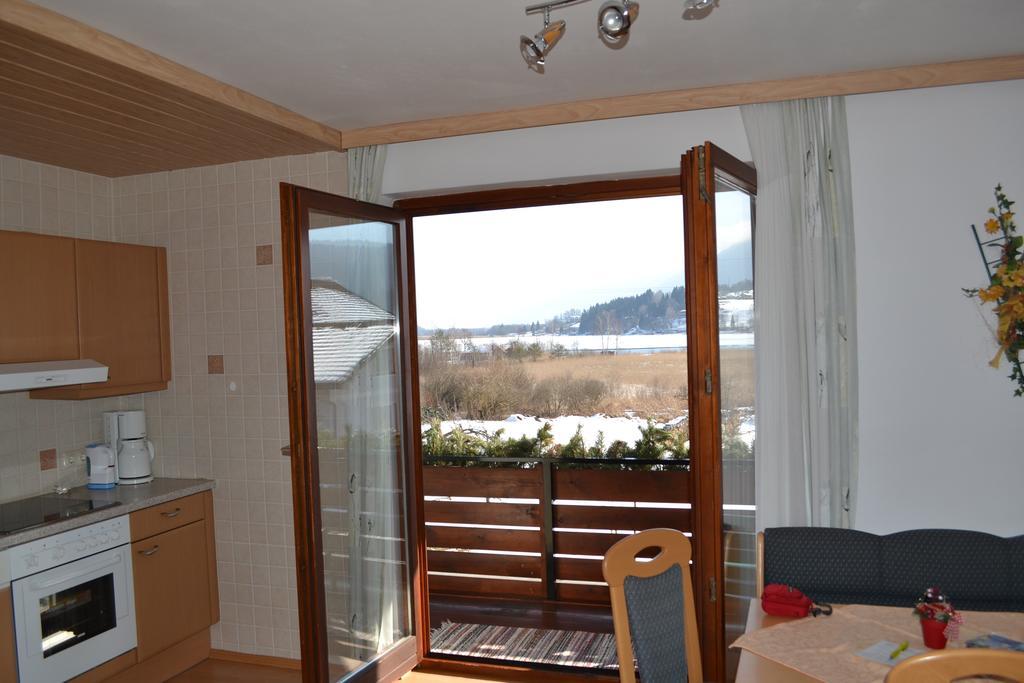 Gaestehaus Lindermuth Presseggersee Room photo