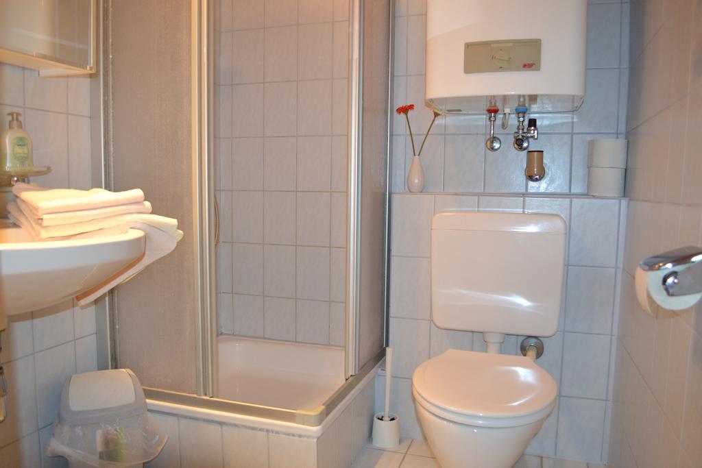 Gaestehaus Lindermuth Presseggersee Room photo